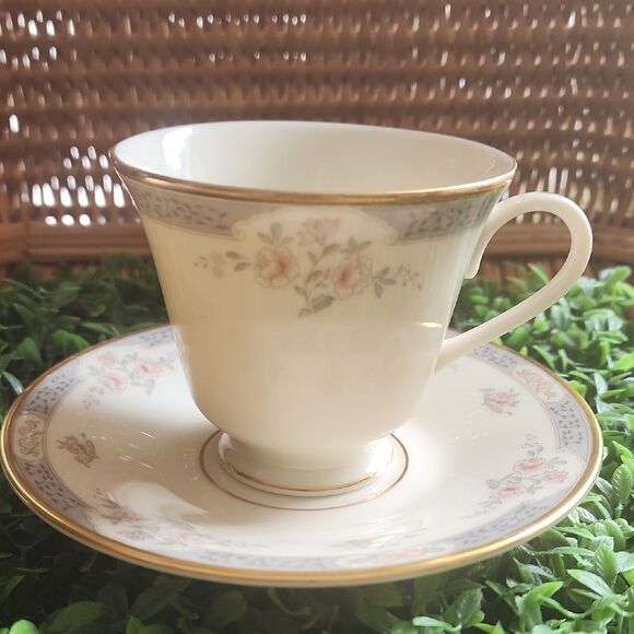 Lenox Somerset Teacup & Saucer - Picture 1 of 11